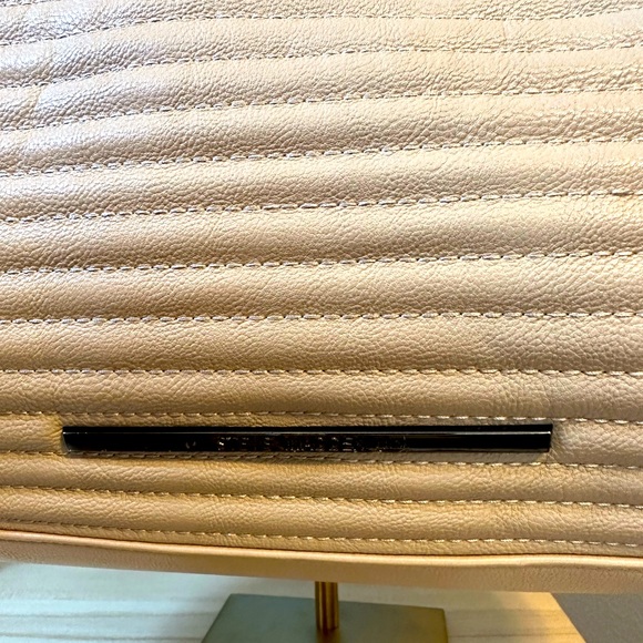 STEVE MADDEN LIGHT GRAY / TAUPE COLOR BAG. - Picture 6 of 12